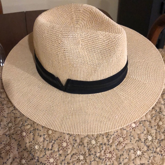 Vince Camuto Hat - Picture 1 of 8